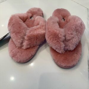 Lamo Pink Fuzzy Slippers